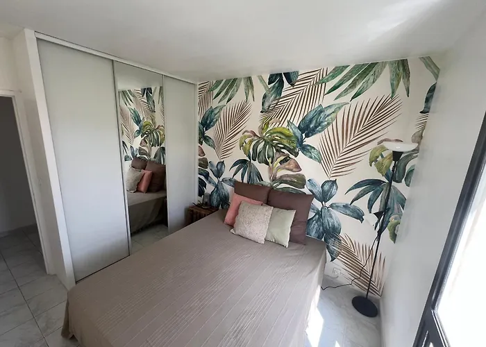 Les Petits De Georges Apartament *